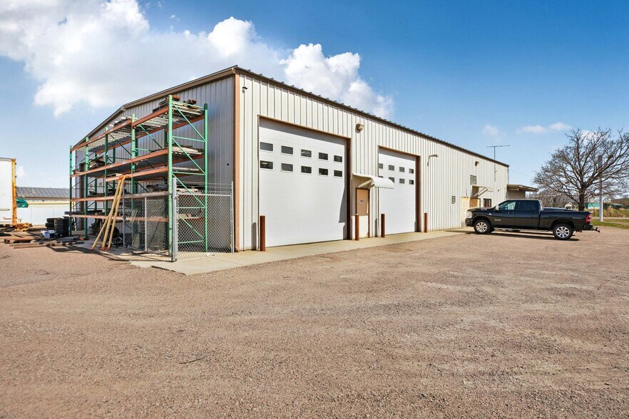 601 Franklin Ave NE, Saint Cloud, MN à vendre - Photo du bâtiment - Image 3 de 27