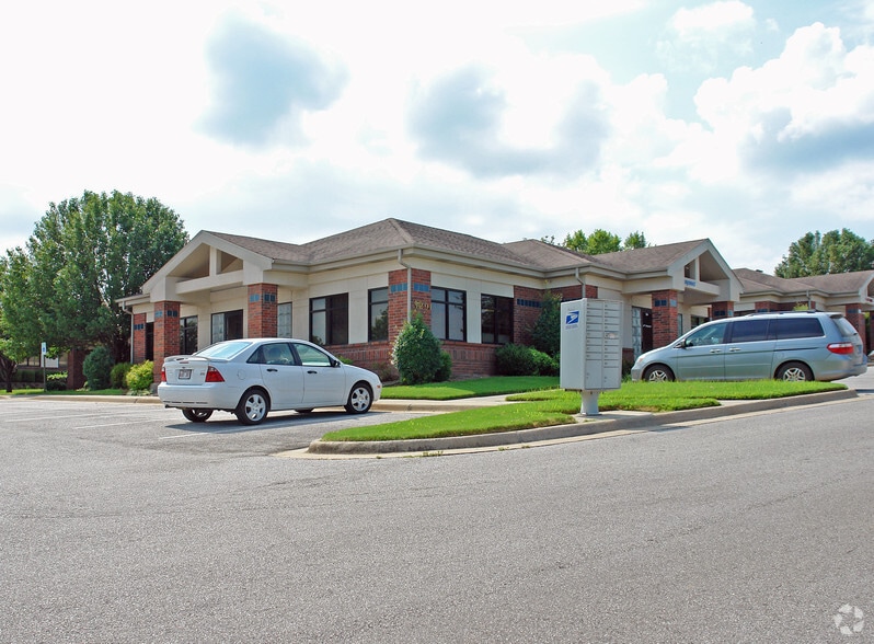 3291 S Thompson St, Springdale, AR for lease - Primary Photo - Image 1 of 2