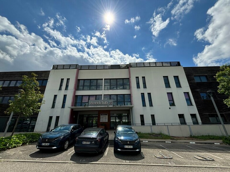 97 Allée Alexandre Borodine, Saint-Priest for lease - Building Photo - Image 2 of 3