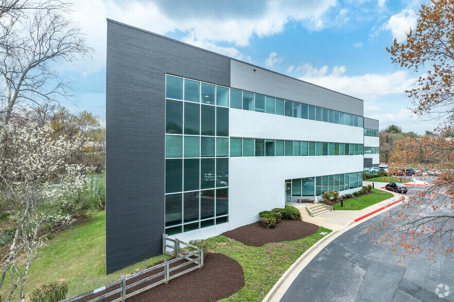 9175 Guilford Rd, Columbia, MD à louer - Photo du bâtiment - Image 1 de 1