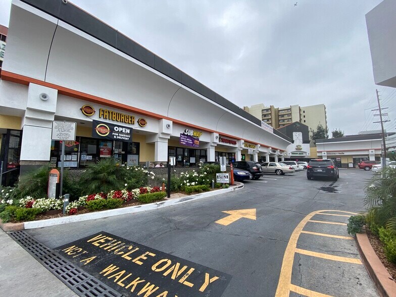 8500-8520 W 3rd St, Los Angeles, CA à louer - Photo du bâtiment - Image 2 de 12