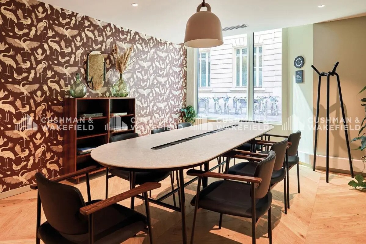 30-34 Rue Laffitte, Paris for lease Building Photo- Image 1 of 2