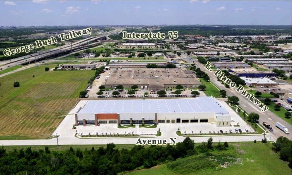 1300 E Plano Pky, Plano, TX à louer - Photo du bâtiment - Image 2 de 5