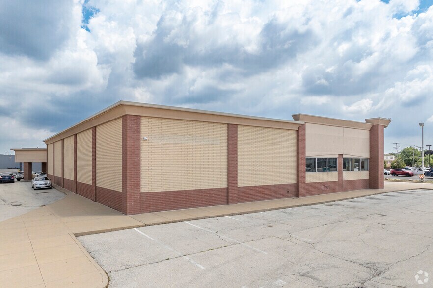 7200 W Cermak Rd, North Riverside, IL à louer - Photo du bâtiment - Image 3 de 4