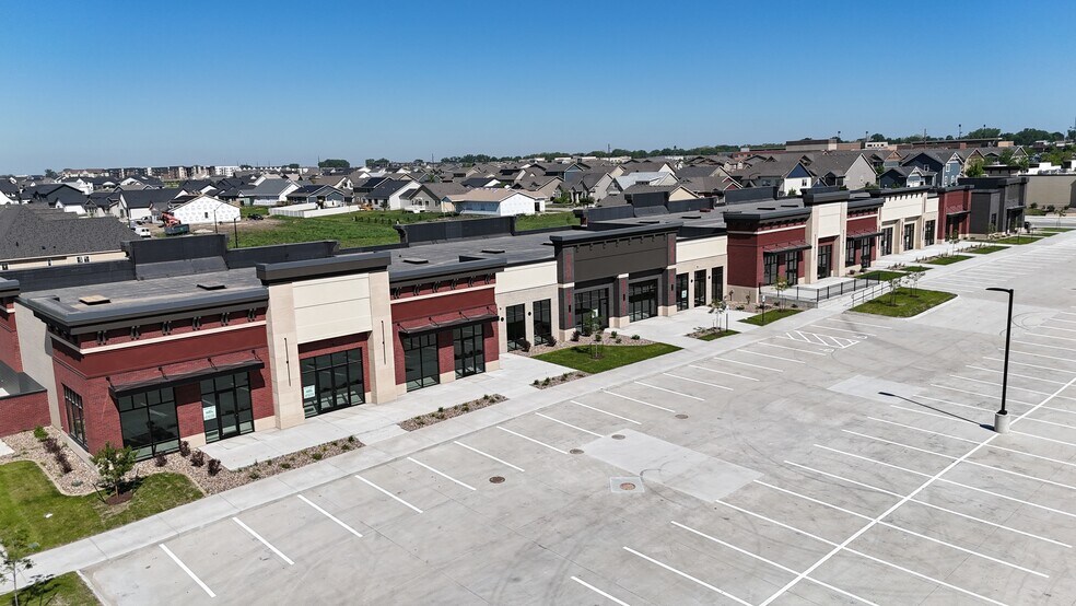 1630 S Ankeny Blvd, Ankeny, IA à louer - Photo du bâtiment - Image 2 de 8