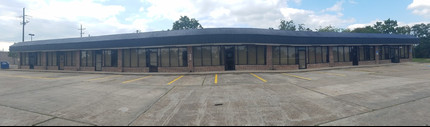 310 E Davis St, Conroe, TX for lease Building Photo- Image 2 of 2