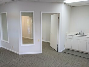 1100 Lincoln Ave, Napa, CA for lease Interior Photo- Image 2 of 4