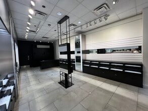 747-755 Broadway, New York, NY for lease Building Photo- Image 1 of 2