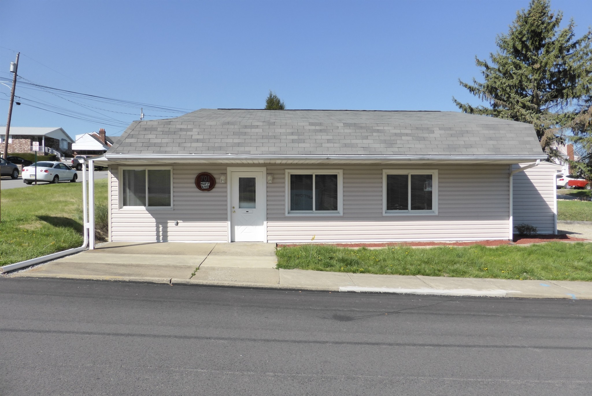 701 Huff Ave, Greensburg, PA for sale Primary Photo- Image 1 of 1