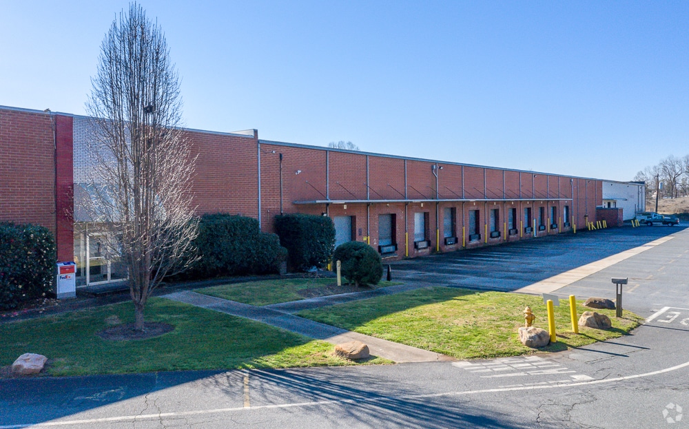 5710 Old Concord Rd, Charlotte, NC for lease Primary Photo- Image 1 of 7