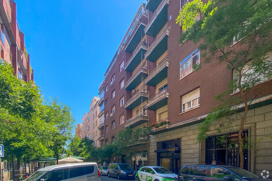 Calle de García de Paredes, 76, Madrid, Madrid for lease - Building Photo - Image 2 of 2