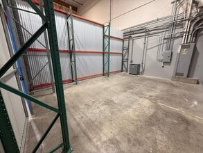 4901-4911 Central Ave, Richmond, CA à louer Photo intérieure- Image 2 de 3