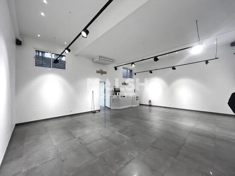 Retail in Lyon for lease - Interior Photo - Image 3 of 6