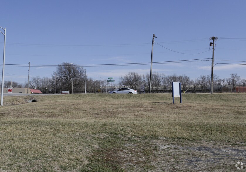 211 Blue Ridge Blvd, Grandview, MO à vendre - Photo du bâtiment - Image 3 de 3