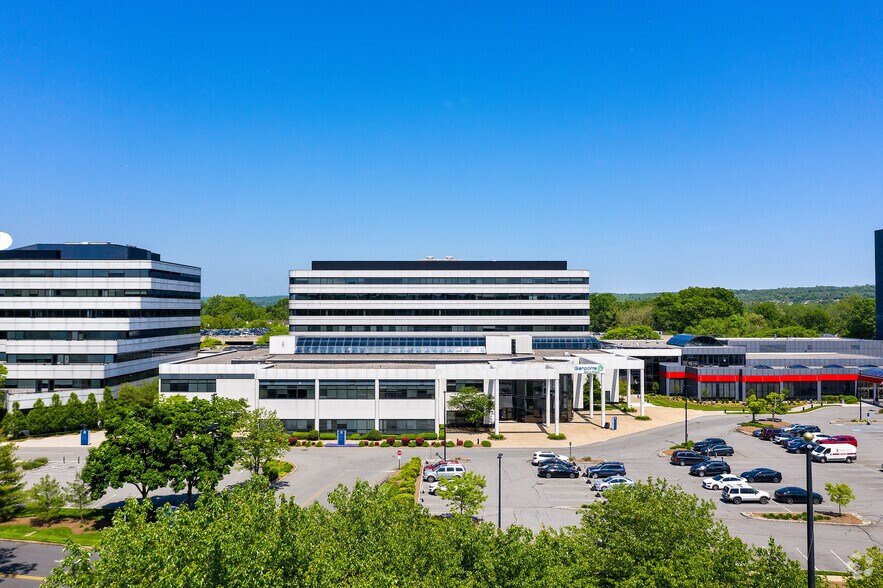 500 Frank W Burr Blvd, Teaneck, NJ à louer - Photo du bâtiment - Image 3 de 21