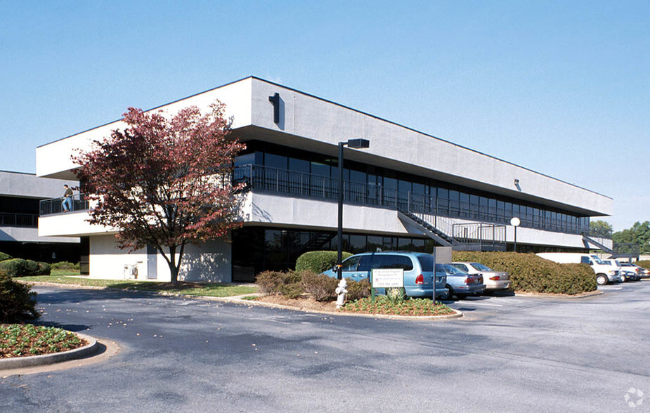 7094 Peachtree Industrial Blvd, Peachtree Corners, GA à vendre - Photo du bâtiment - Image 2 de 16