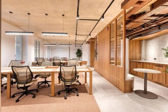 18-20 Place De La Madeleine, Paris à louer Photo intérieure- Image 2 de 5