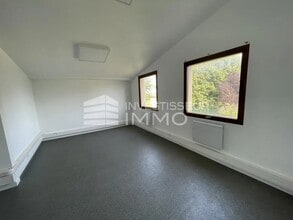 Flex in Sainte-Geneviève-des-Bois for lease Interior Photo- Image 2 of 3