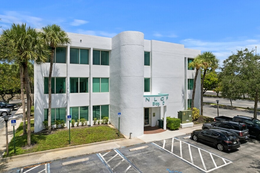8895 N Military Trl, Palm Beach Gardens, FL for lease - Building Photo - Image 2 of 10
