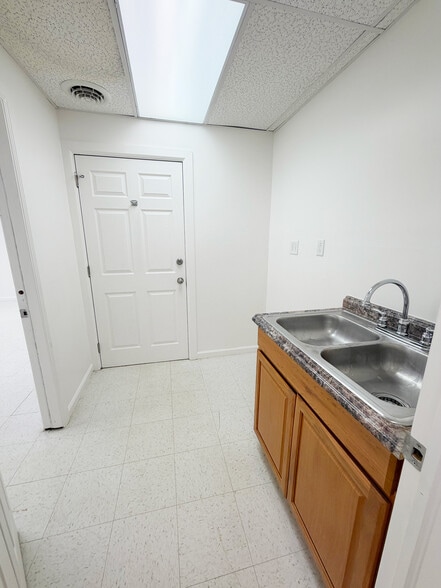 18 Clark Rd, Morgantown, WV for lease - Building Photo - Image 3 of 5