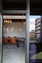 260 1st Ave S, Saint Petersburg, FL à louer Photo intérieure- Image 2 de 2