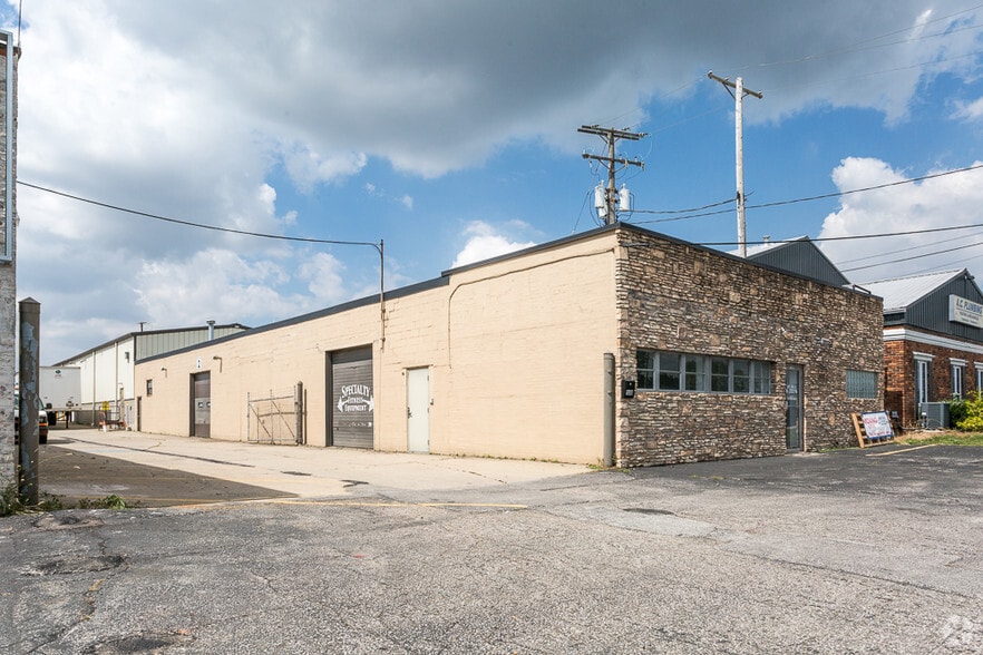 5188 Richmond Rd, Bedford Heights, OH à louer - Photo du bâtiment - Image 3 de 13