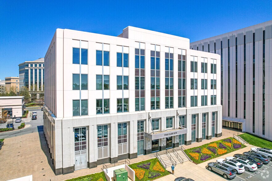 5960 Fairview Rd, Charlotte, NC à louer - Photo du bâtiment - Image 1 de 12