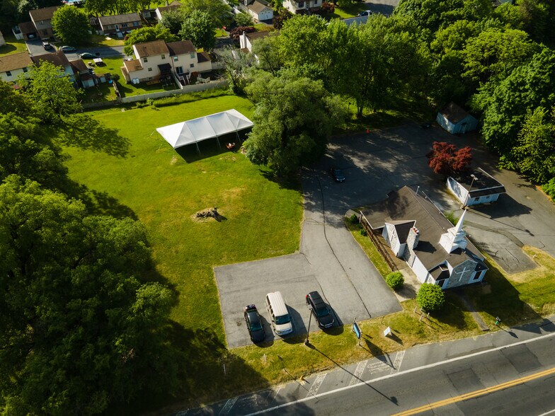 1860 E Emmaus Ave, Allentown, PA à vendre - Photo principale - Image 1 de 3