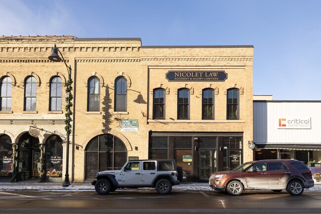 Plus de détails pour 517 2nd St, Hudson, WI - Commerce de détail à vendre