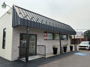 113 S 7th St, Akron, PA for lease Interior Photo- Image 1 of 14