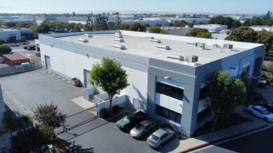 1441 S Carlos Ave, Ontario, CA à louer Photo du bâtiment- Image 2 de 8