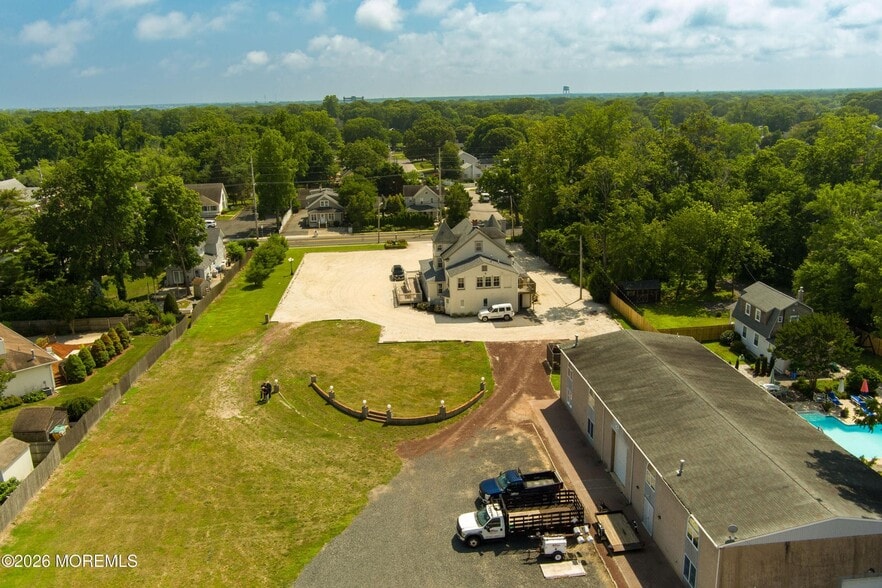 Point Pleasant Sale portfolio of 2 properties for sale on LoopNet.ca - Aerial - Image 2 of 5