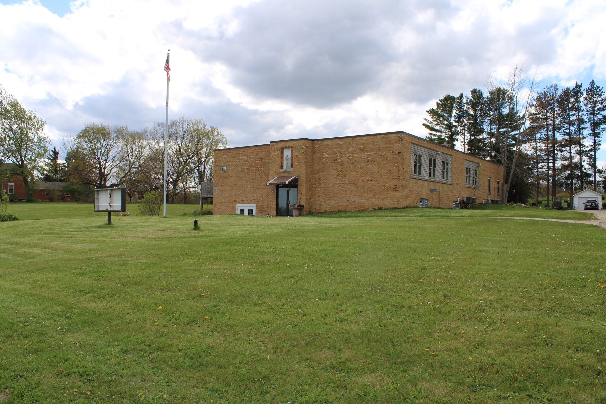 W771 Armstrong Rd, Campbellsport, WI for sale Primary Photo- Image 1 of 11