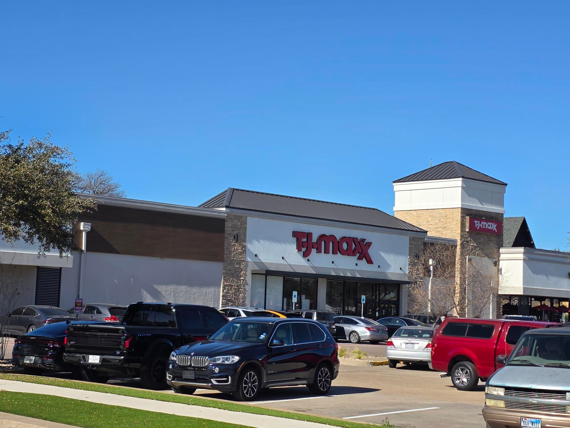 501 W Belt-Line Rd, Richardson, TX for lease Primary Photo- Image 1 of 18