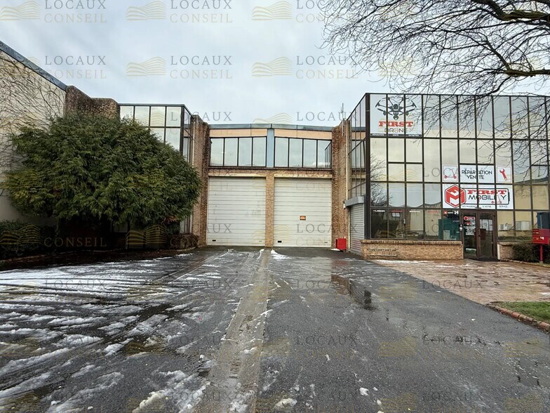 Flex in Le Thillay for lease - Primary Photo - Image 1 of 5