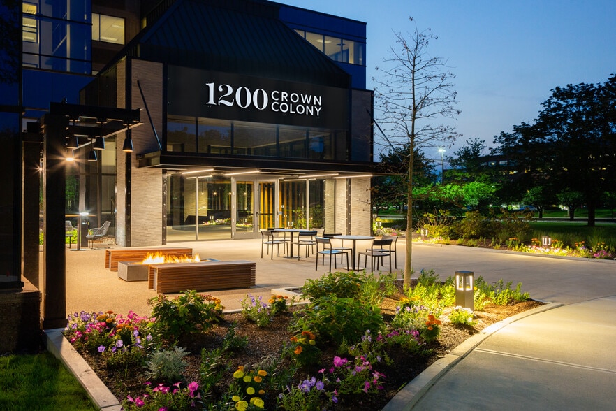 1200 Crown Colony Dr, Quincy, MA for lease - Building Photo - Image 1 of 10