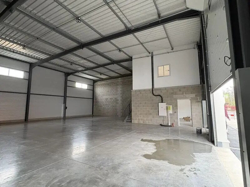 Office in Chassieu for lease Building Photo- Image 1 of 11