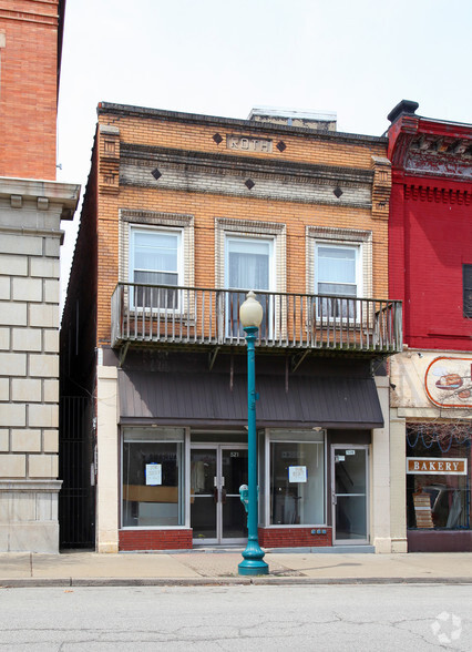 521 Mckean Ave, Donora, PA for sale - Primary Photo - Image 1 of 1