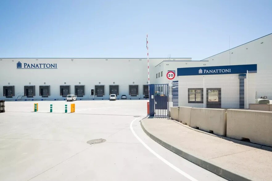 Calle Carae, 17, Zaragoza, Zaragoza for lease - Building Photo - Image 2 of 4