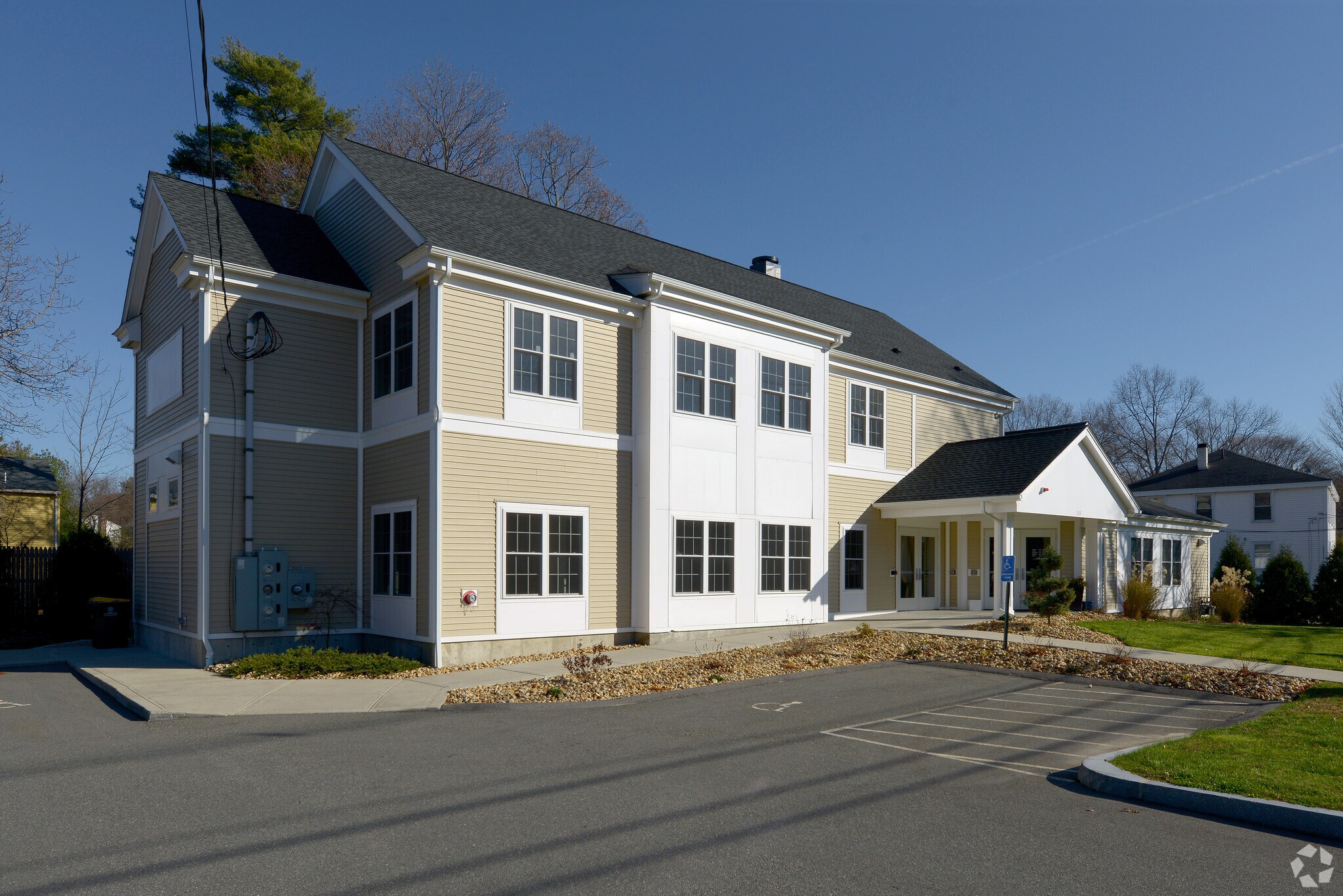 233 W Central St, Franklin, MA à louer Photo principale- Image 1 de 7