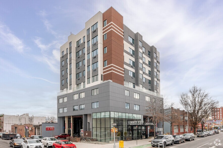 822 4th Ave, Brooklyn, NY à louer - Photo du bâtiment - Image 2 de 6