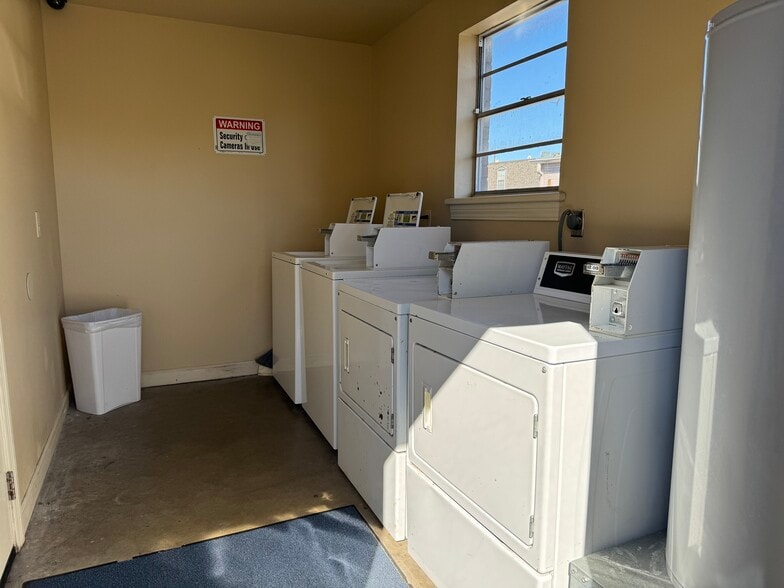 3005 Lake Villa Dr, Metairie, LA for sale - Building Photo - Image 3 of 23
