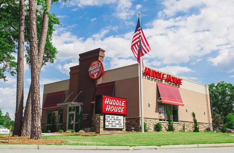 501 Lakeland Plz, Cumming, GA à vendre - Photo du bâtiment - Image 3 de 3