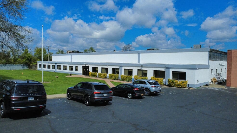 4333 Veterans Memorial Hwy, Holbrook, NY à louer - Photo principale - Image 1 de 5