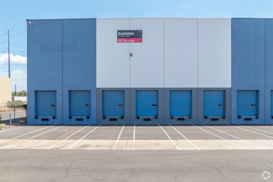 235 S 56th St, Chandler, AZ for lease - Building Photo - Image 2 of 5