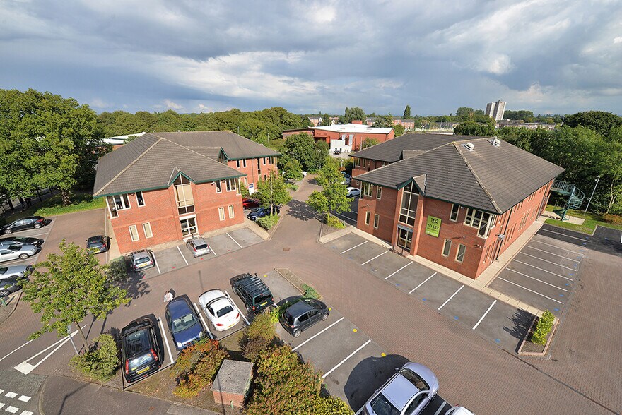 Crewe Rd, Manchester à louer - Photo du bâtiment - Image 2 de 9
