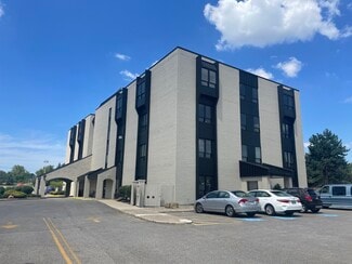 Plus de détails pour 18660 E Bagley Rd, Middleburg Heights, OH - Bureau/Médical à louer