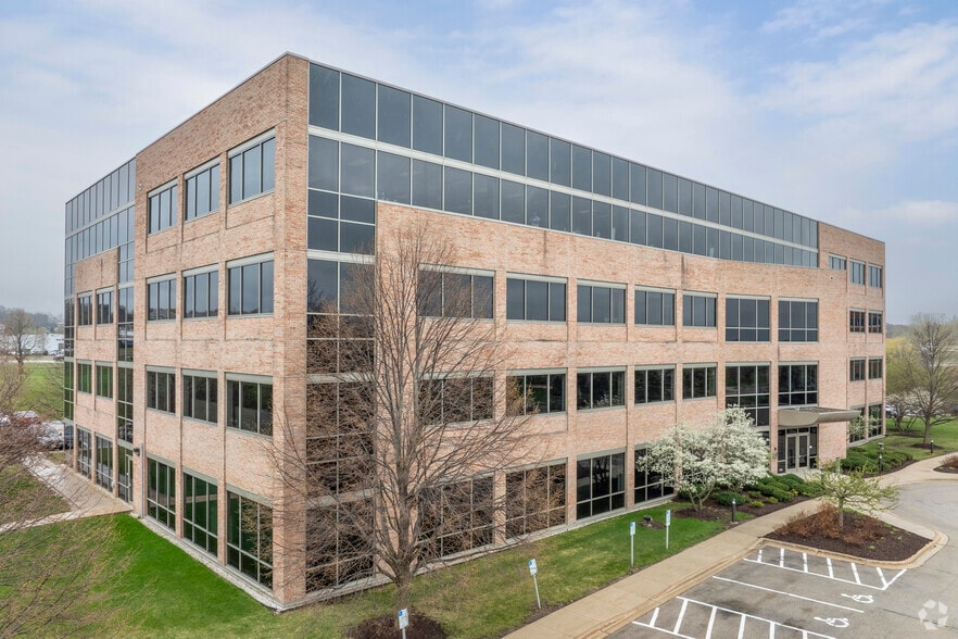 5133 W Terrace Dr, Madison, WI for lease - Building Photo - Image 3 of 25