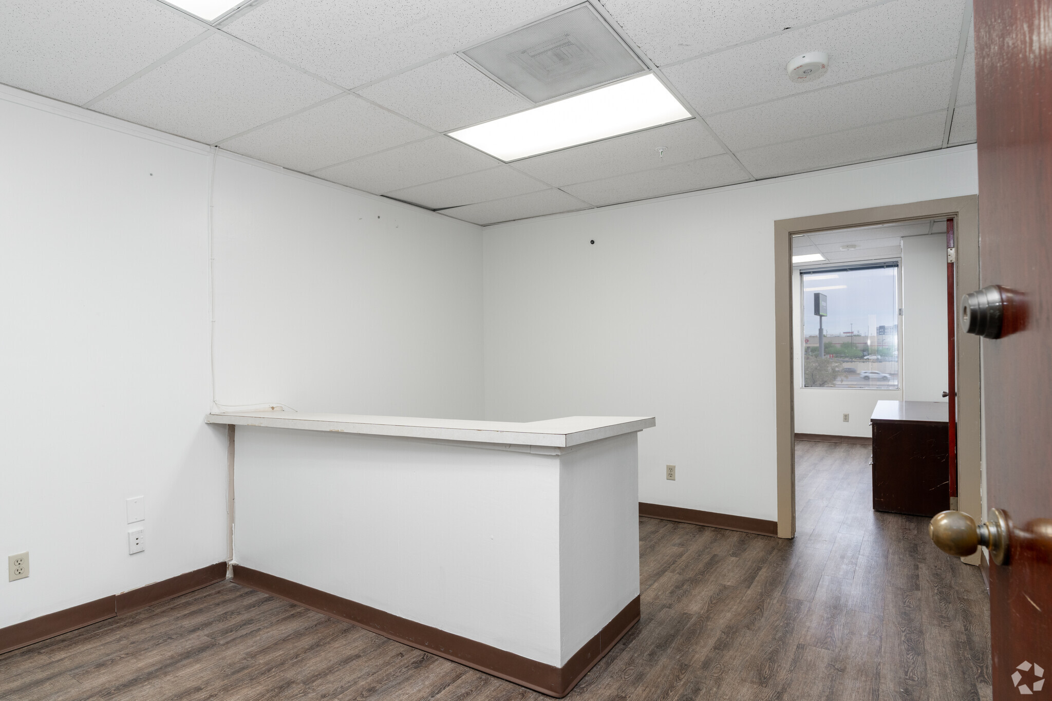 6070 Gateway Blvd E, El Paso, TX for lease Interior Photo- Image 1 of 2