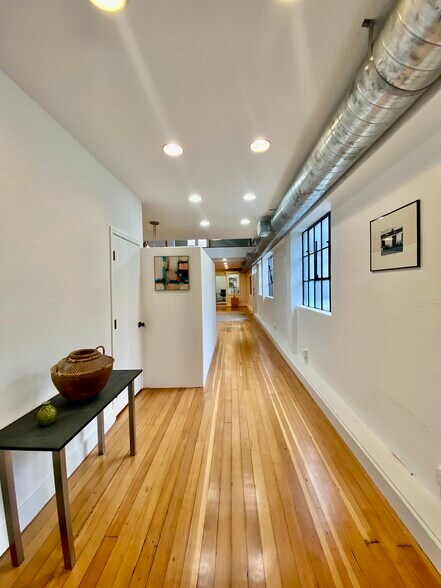 263 Hatch Ln, Burlingame, CA à louer - Photo du bâtiment - Image 3 de 8